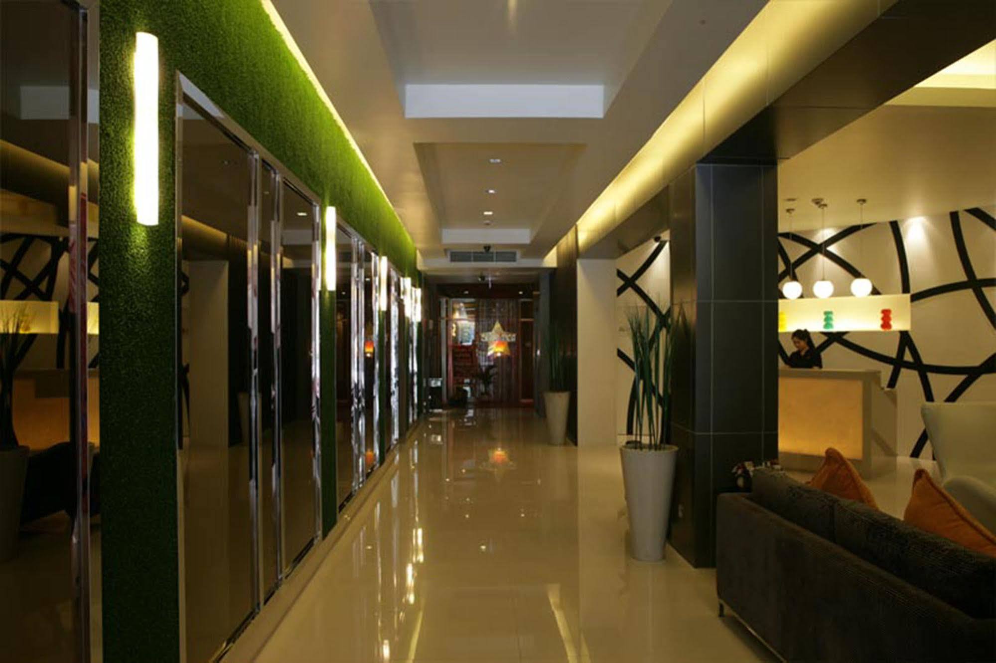 Legacy Hotel Bangkok Sukhumvit Beltér fotó